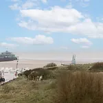 Huswell - Modern Studio With Seaview And Parking